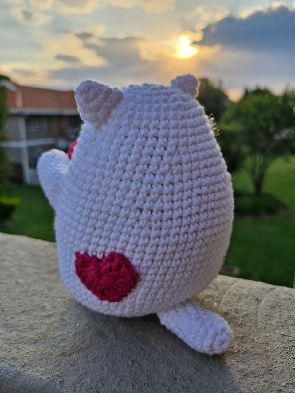 Valentines themed mouse with lips bath bomb