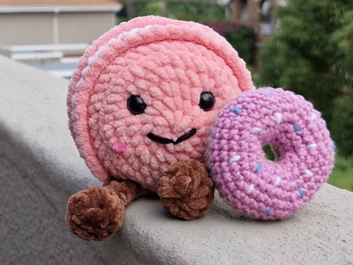 Milo Macaron and Daisy Donut Crochet Characters